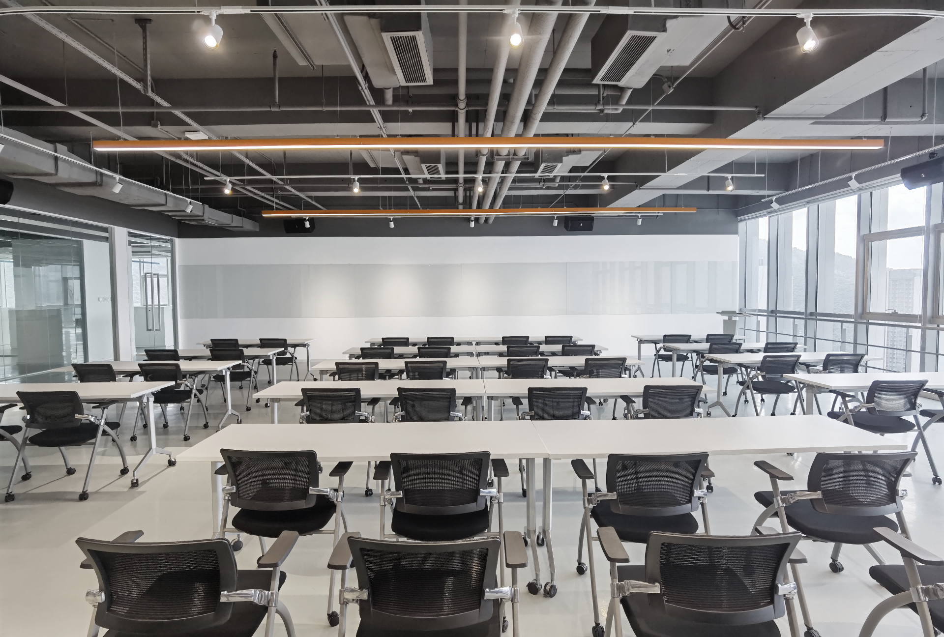 1675928486276648.png 38 培训聚会室(1).png